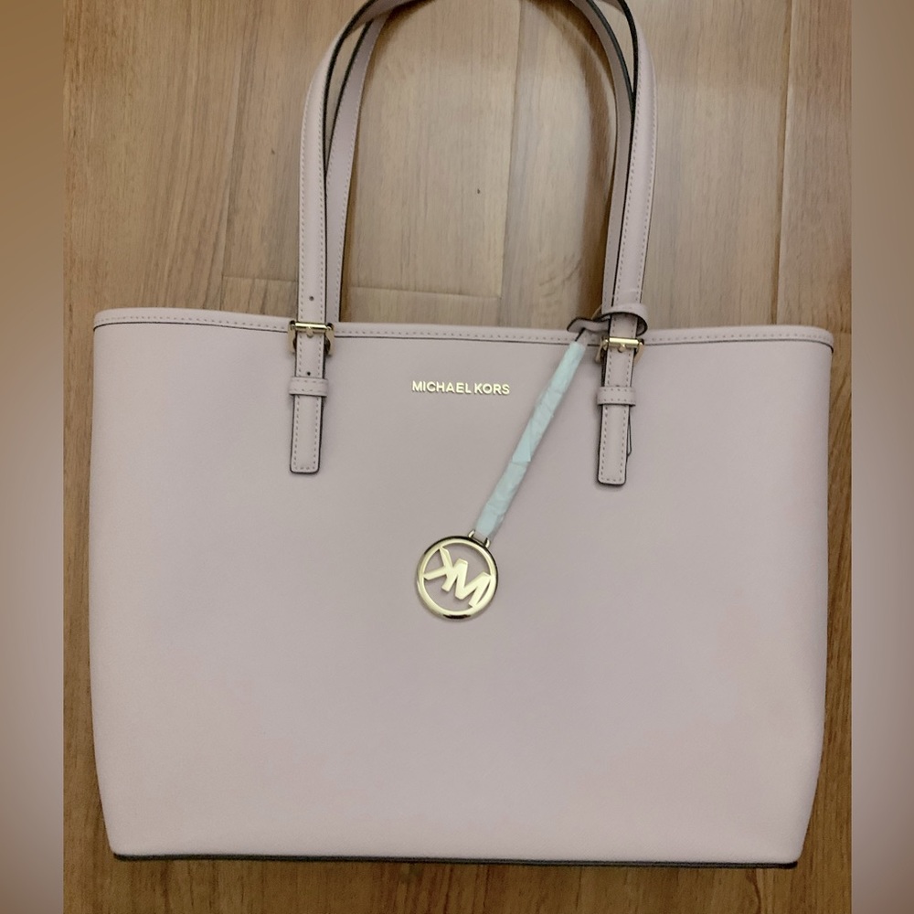 Nwt MK medium carry all tote bag